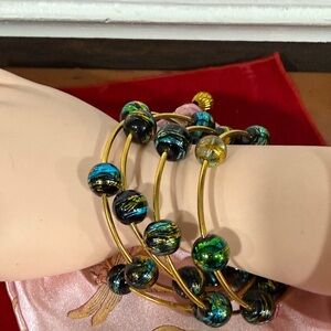 Elegant Gold and Multicolor Beaded Bracelet